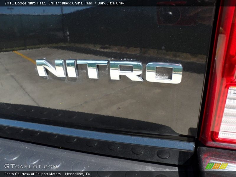 Brilliant Black Crystal Pearl / Dark Slate Gray 2011 Dodge Nitro Heat