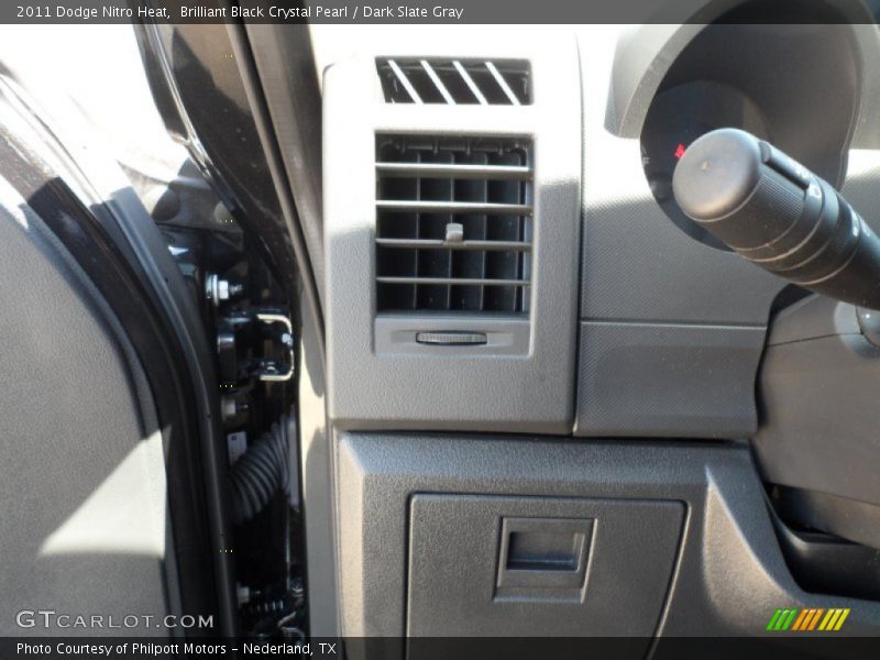 Brilliant Black Crystal Pearl / Dark Slate Gray 2011 Dodge Nitro Heat