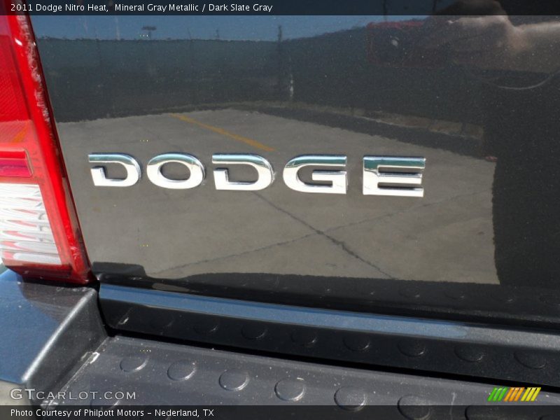 Mineral Gray Metallic / Dark Slate Gray 2011 Dodge Nitro Heat