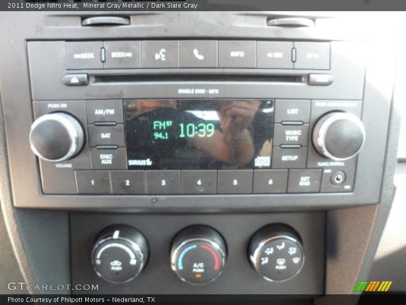 Mineral Gray Metallic / Dark Slate Gray 2011 Dodge Nitro Heat