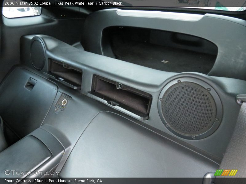 Pikes Peak White Pearl / Carbon Black 2006 Nissan 350Z Coupe