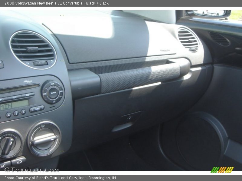 Black / Black 2008 Volkswagen New Beetle SE Convertible