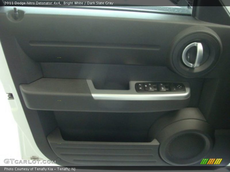 Bright White / Dark Slate Gray 2011 Dodge Nitro Detonator 4x4