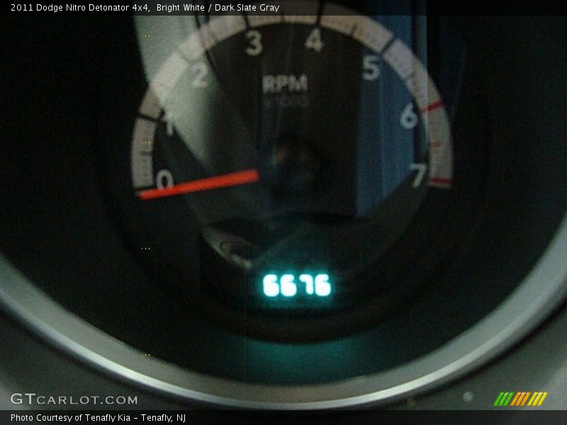 Bright White / Dark Slate Gray 2011 Dodge Nitro Detonator 4x4