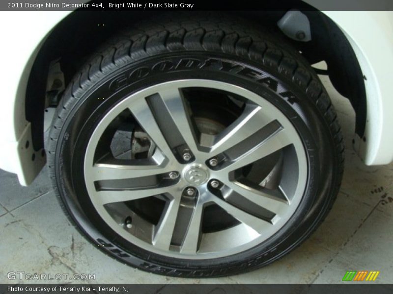 Bright White / Dark Slate Gray 2011 Dodge Nitro Detonator 4x4