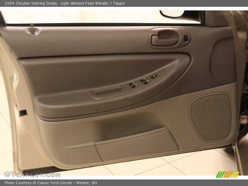 Light Almond Pearl Metallic / Taupe 2004 Chrysler Sebring Sedan