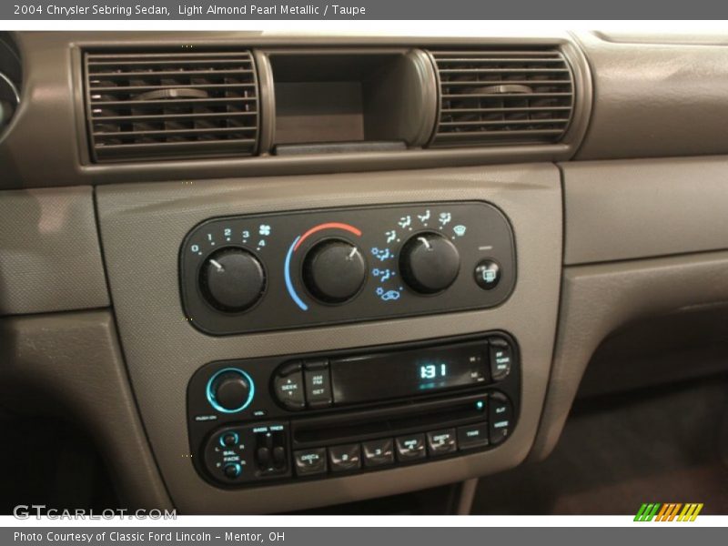 Light Almond Pearl Metallic / Taupe 2004 Chrysler Sebring Sedan