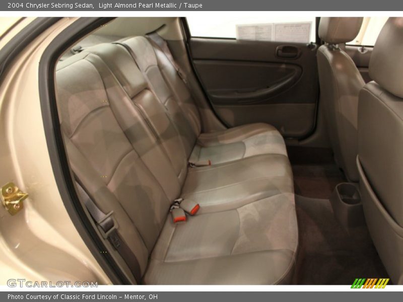 Light Almond Pearl Metallic / Taupe 2004 Chrysler Sebring Sedan