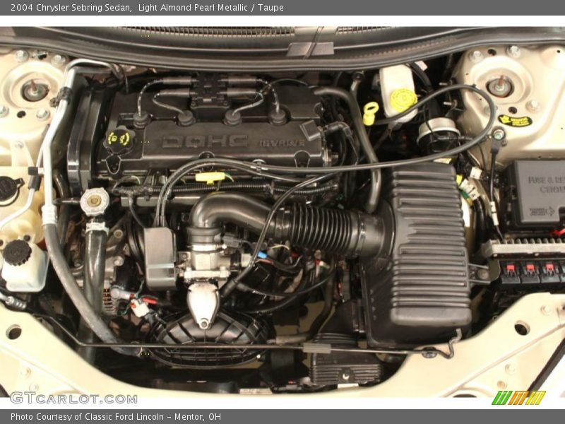 Light Almond Pearl Metallic / Taupe 2004 Chrysler Sebring Sedan