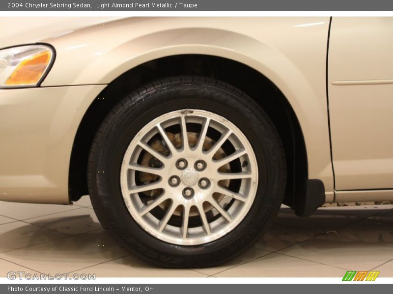 Light Almond Pearl Metallic / Taupe 2004 Chrysler Sebring Sedan