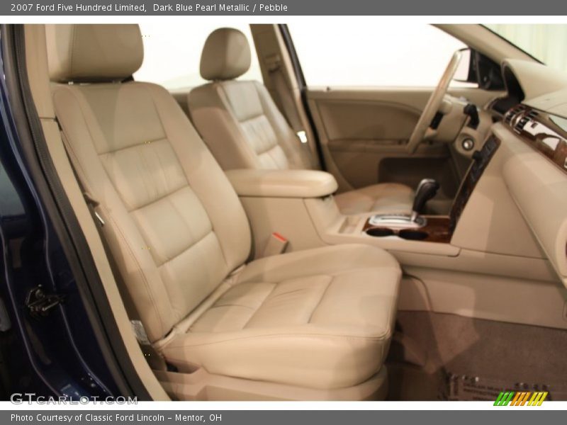 Front Seat of 2007 Five Hundred Limited