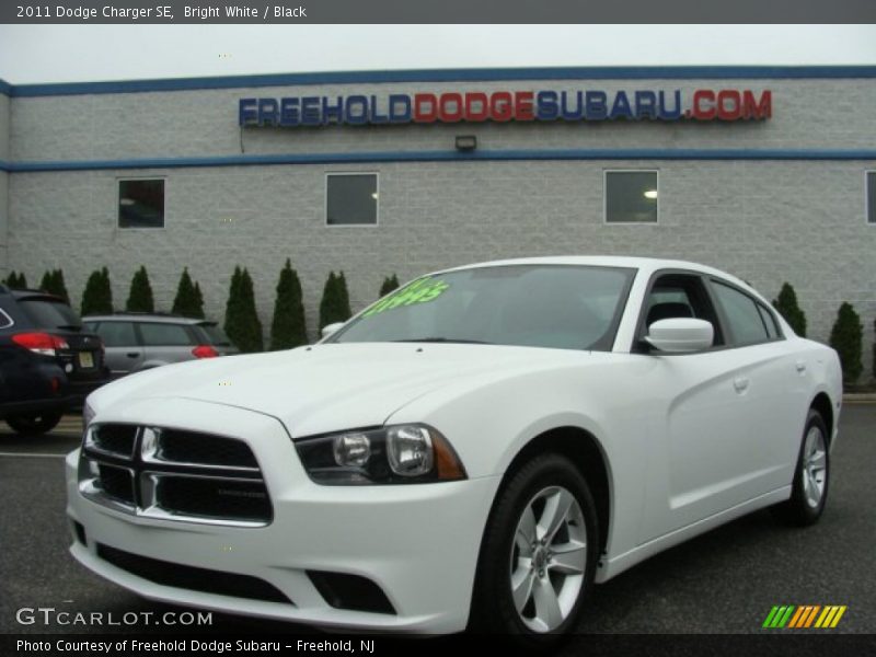 Bright White / Black 2011 Dodge Charger SE