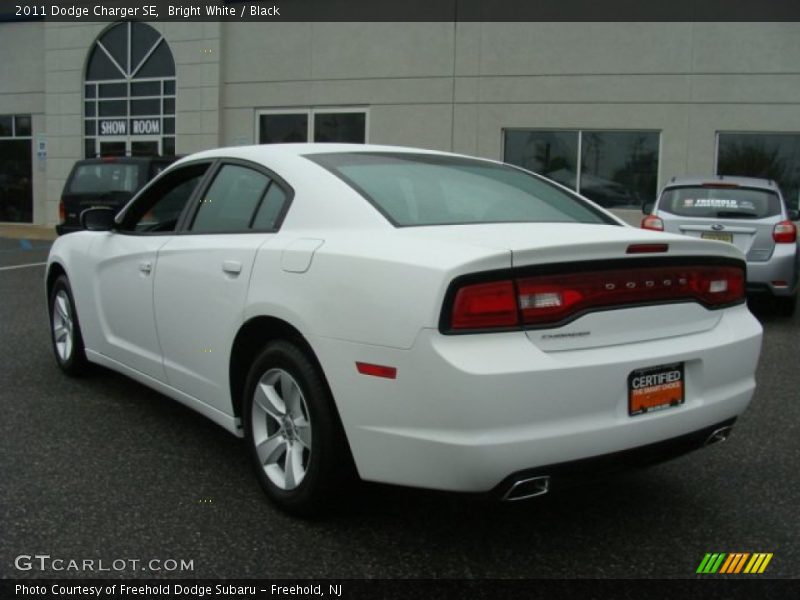 Bright White / Black 2011 Dodge Charger SE