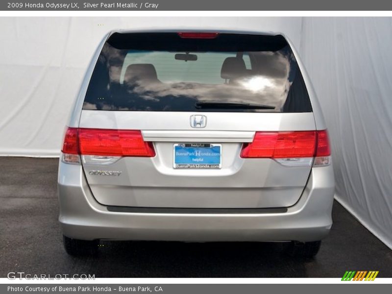 Silver Pearl Metallic / Gray 2009 Honda Odyssey LX