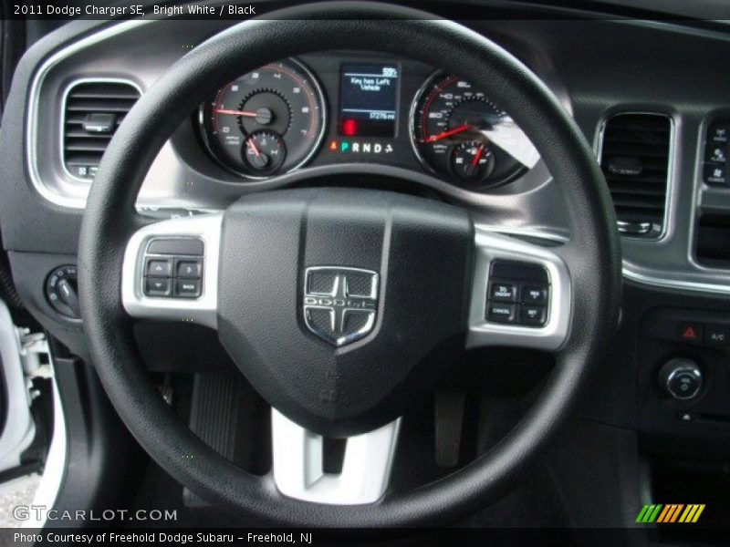 Bright White / Black 2011 Dodge Charger SE