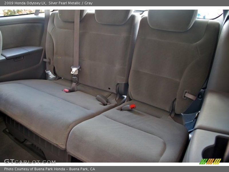 Silver Pearl Metallic / Gray 2009 Honda Odyssey LX