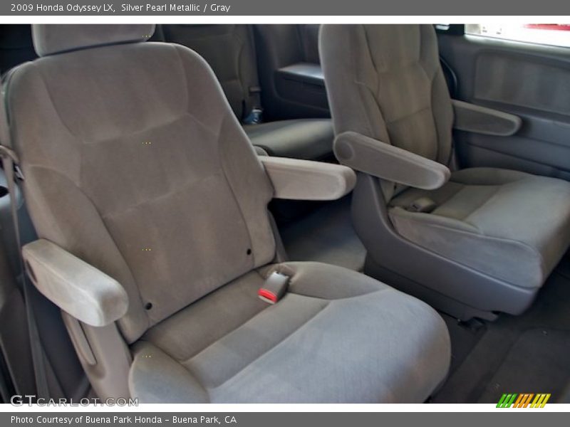Silver Pearl Metallic / Gray 2009 Honda Odyssey LX