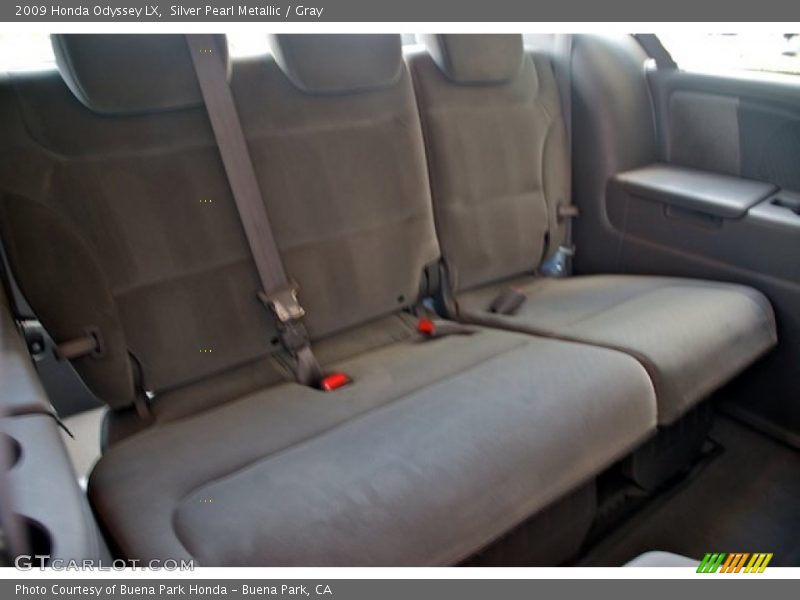 Silver Pearl Metallic / Gray 2009 Honda Odyssey LX