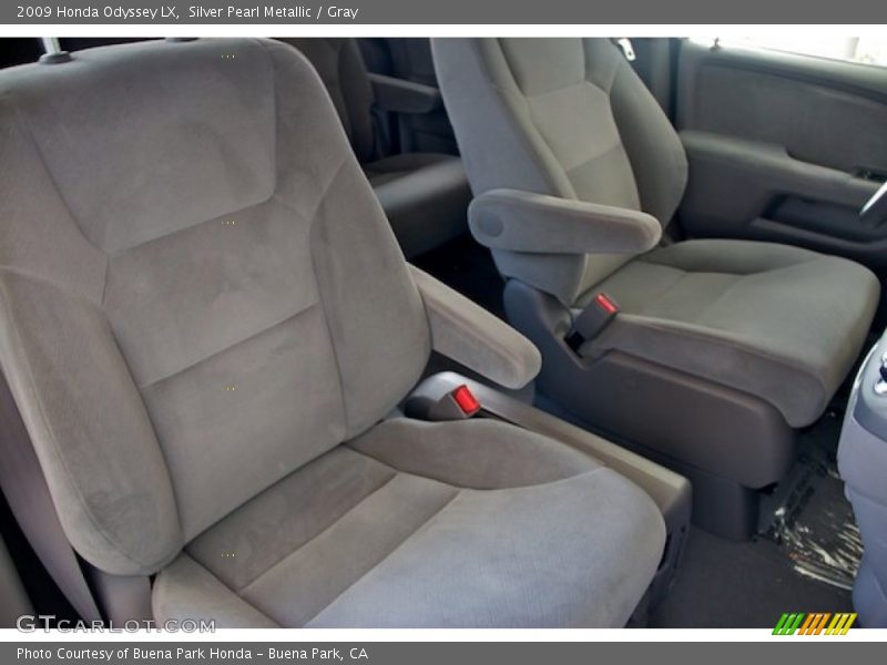 Silver Pearl Metallic / Gray 2009 Honda Odyssey LX