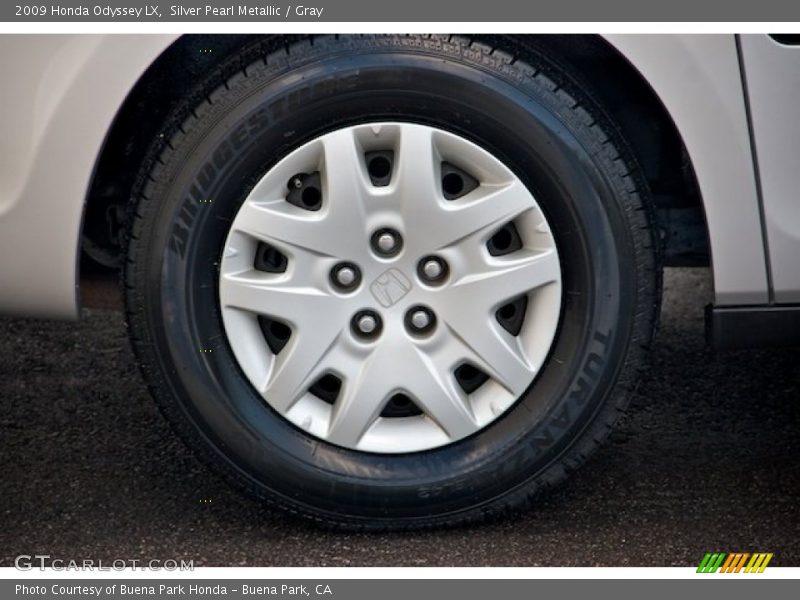 Silver Pearl Metallic / Gray 2009 Honda Odyssey LX