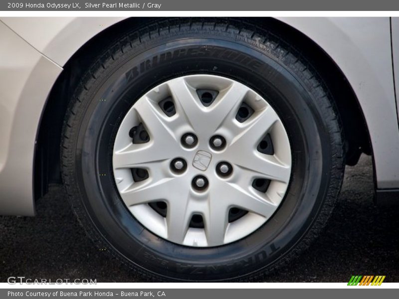 Silver Pearl Metallic / Gray 2009 Honda Odyssey LX