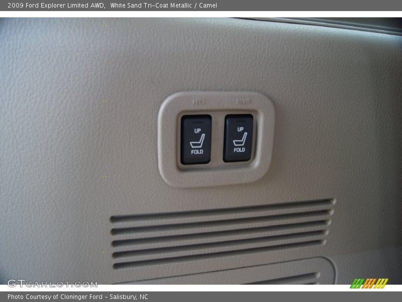 White Sand Tri-Coat Metallic / Camel 2009 Ford Explorer Limited AWD