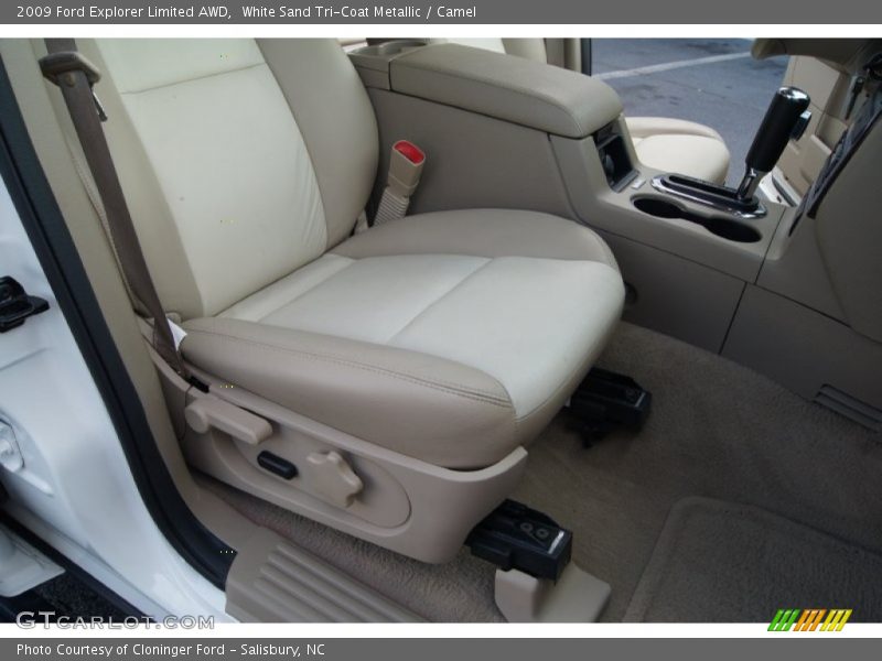 Front Seat of 2009 Explorer Limited AWD
