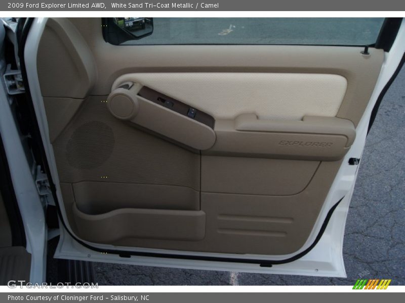 Door Panel of 2009 Explorer Limited AWD