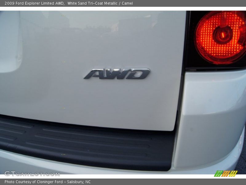  2009 Explorer Limited AWD Logo