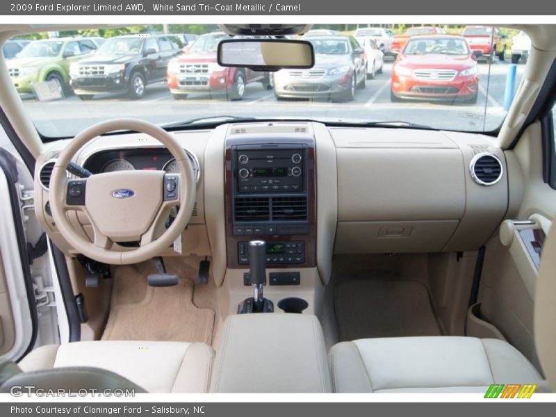 Dashboard of 2009 Explorer Limited AWD