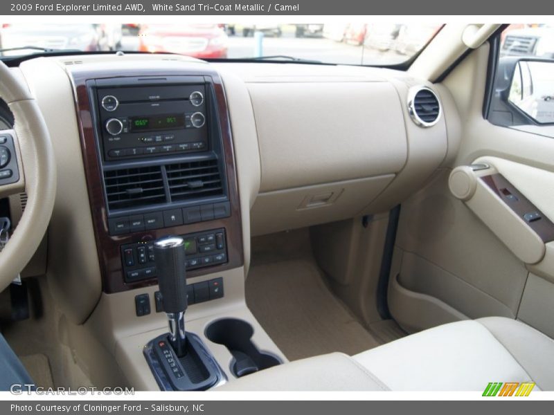 White Sand Tri-Coat Metallic / Camel 2009 Ford Explorer Limited AWD