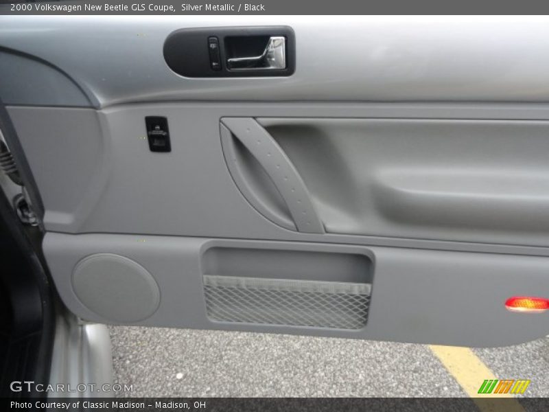 Silver Metallic / Black 2000 Volkswagen New Beetle GLS Coupe