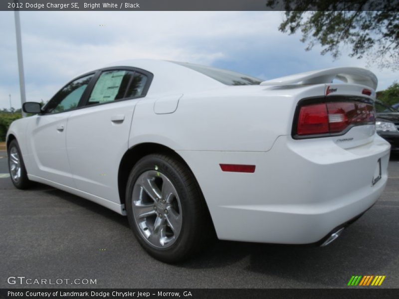 Bright White / Black 2012 Dodge Charger SE