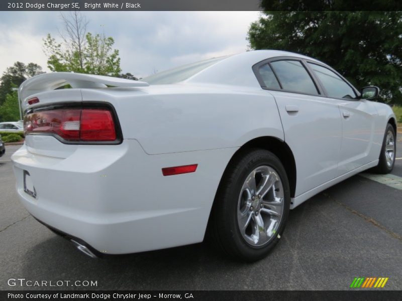 Bright White / Black 2012 Dodge Charger SE