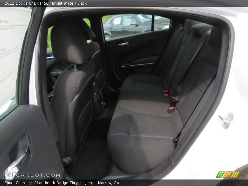 Bright White / Black 2012 Dodge Charger SE