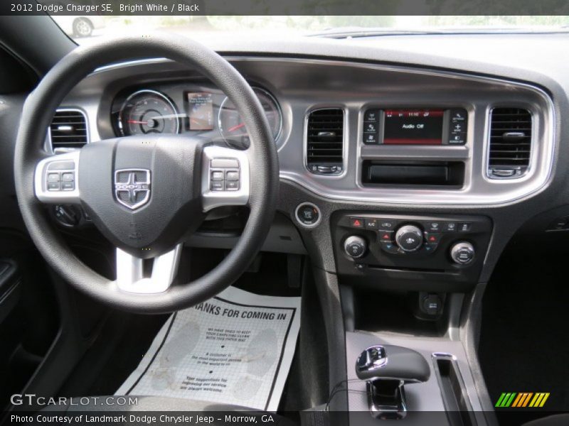 Bright White / Black 2012 Dodge Charger SE