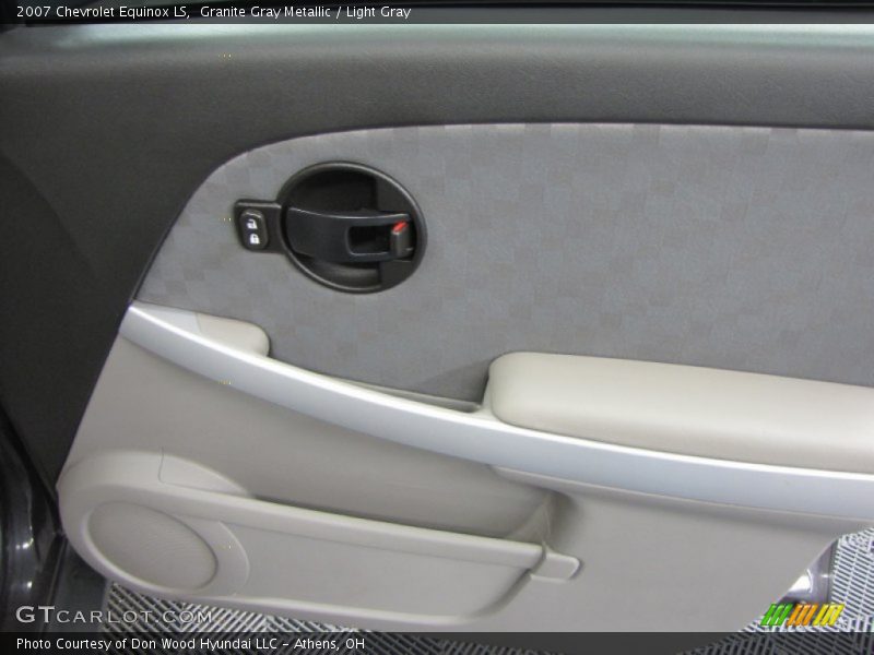 Granite Gray Metallic / Light Gray 2007 Chevrolet Equinox LS
