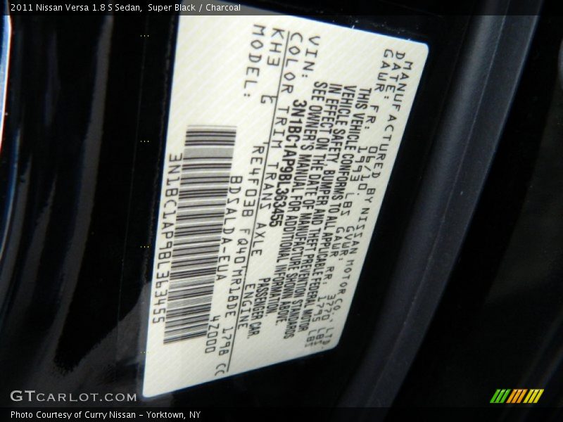 Super Black / Charcoal 2011 Nissan Versa 1.8 S Sedan