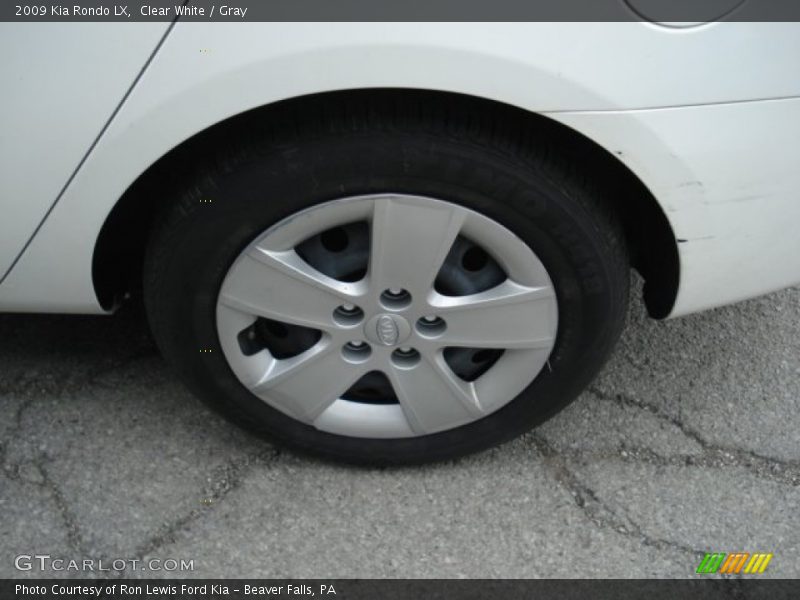 Clear White / Gray 2009 Kia Rondo LX
