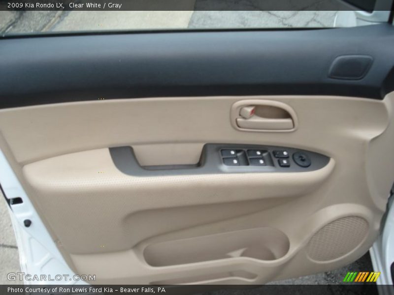 Clear White / Gray 2009 Kia Rondo LX