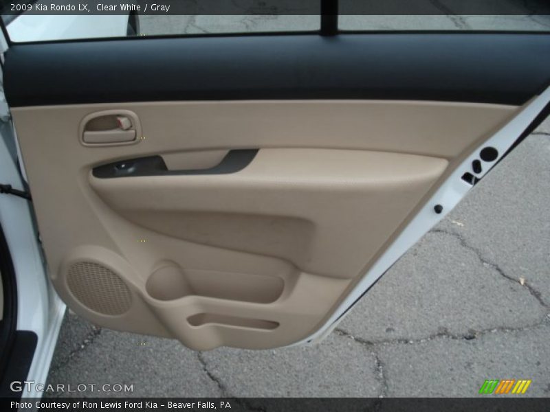 Clear White / Gray 2009 Kia Rondo LX