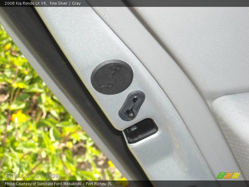 Fine Silver / Gray 2008 Kia Rondo LX V6