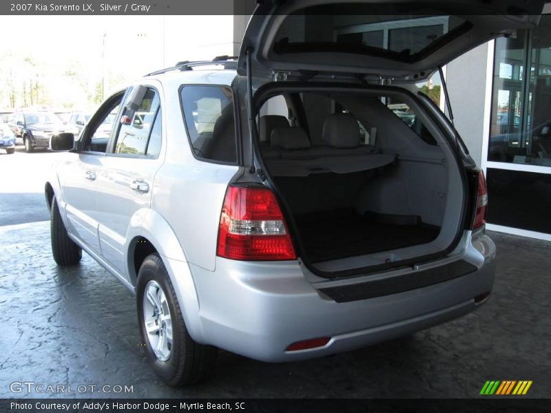 Silver / Gray 2007 Kia Sorento LX
