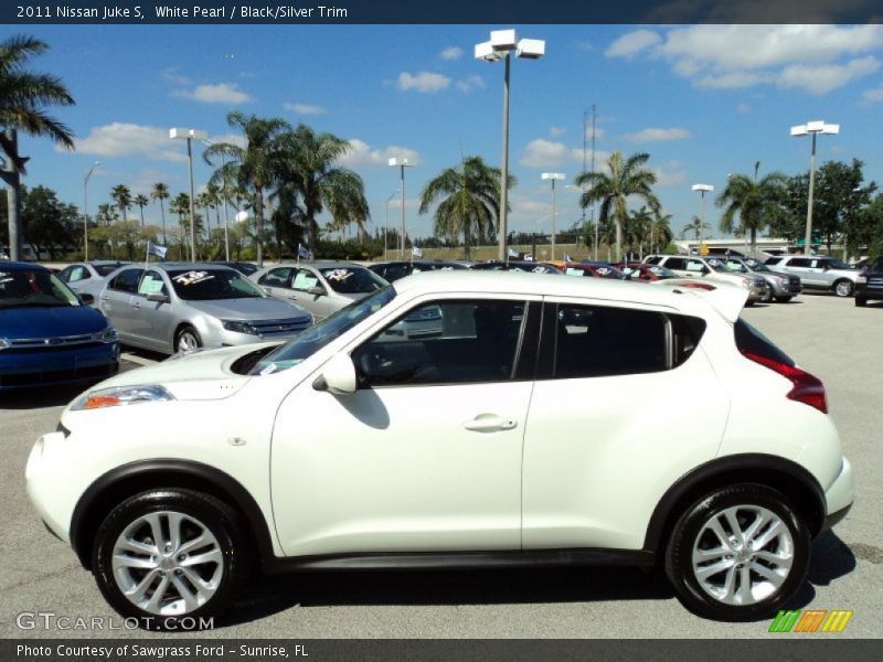 White Pearl / Black/Silver Trim 2011 Nissan Juke S