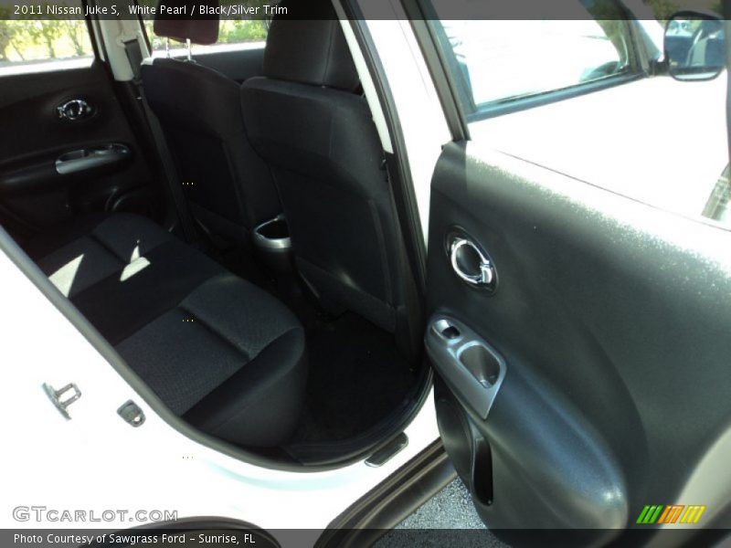 White Pearl / Black/Silver Trim 2011 Nissan Juke S