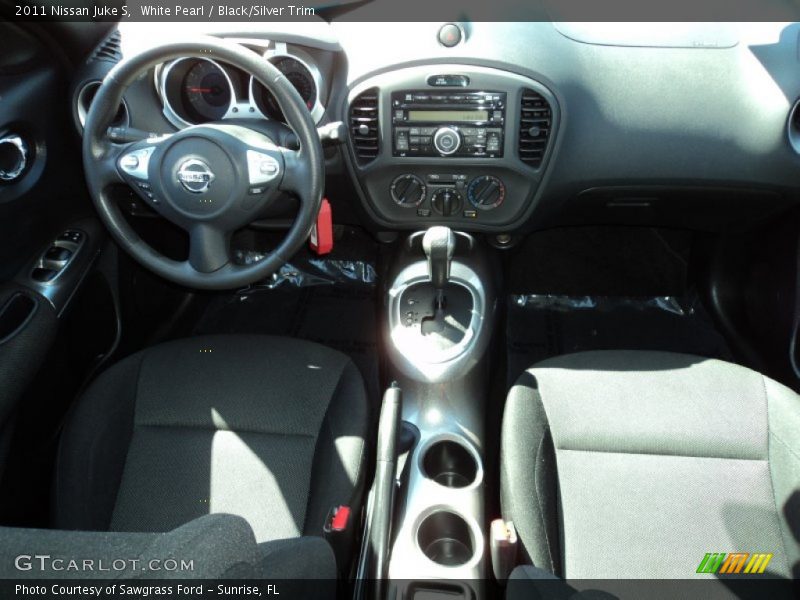 White Pearl / Black/Silver Trim 2011 Nissan Juke S