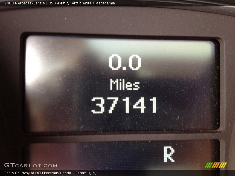 Arctic White / Macadamia 2008 Mercedes-Benz ML 350 4Matic