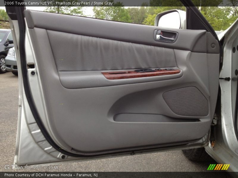 Phantom Gray Pearl / Stone Gray 2006 Toyota Camry XLE V6