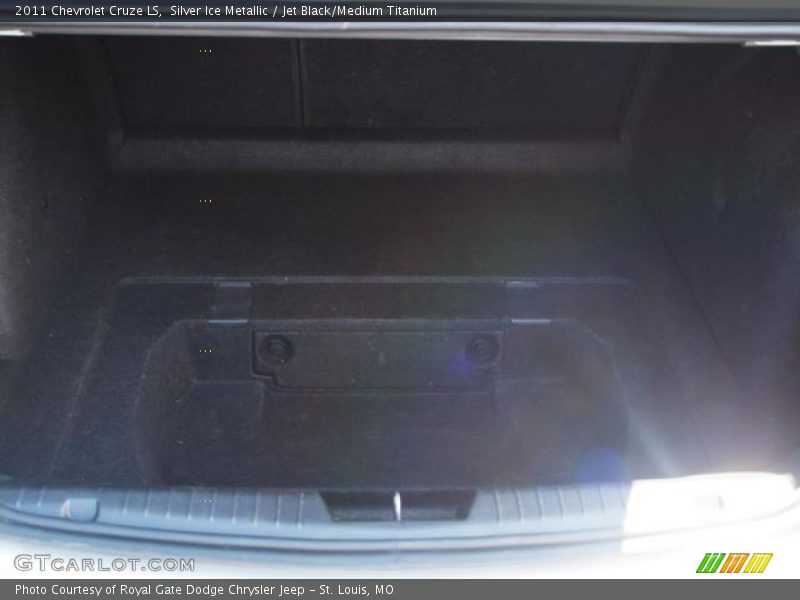 Silver Ice Metallic / Jet Black/Medium Titanium 2011 Chevrolet Cruze LS