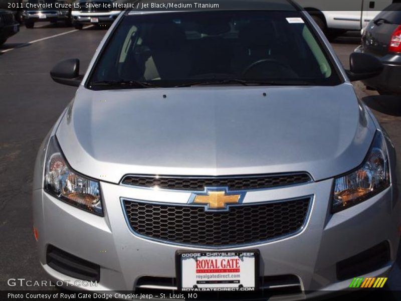 Silver Ice Metallic / Jet Black/Medium Titanium 2011 Chevrolet Cruze LS